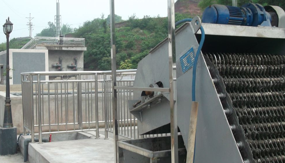 回轉式格柵機裝置構造及作用-污水處理設備-樂中環(huán)保